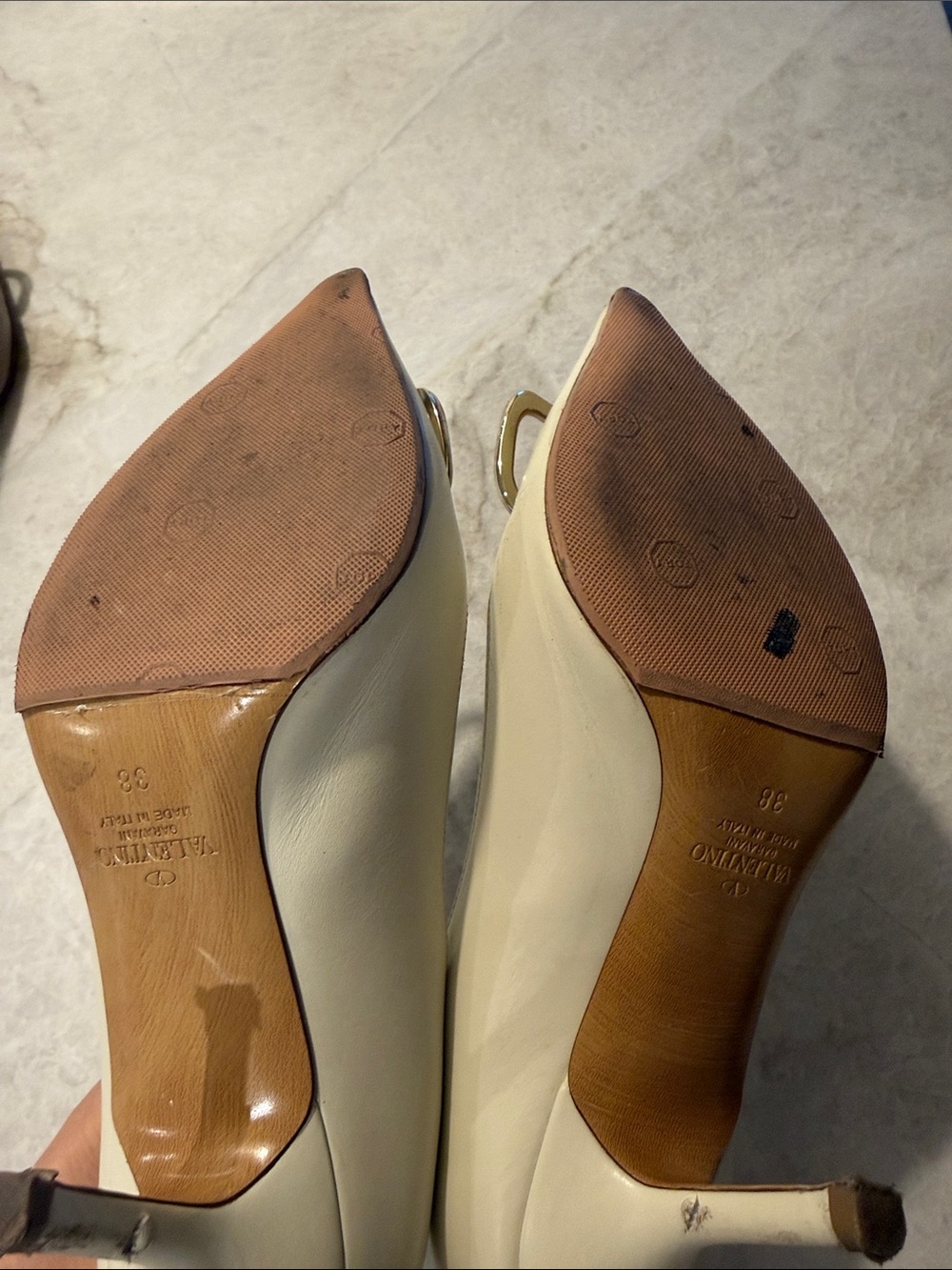 Valentino Cream Pointed Toe Logo Pumps size 3.8 - Picture 4 of 5